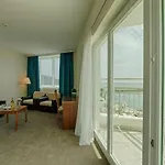 Berlin Golden & Golden Sands