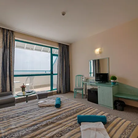 Berlin Golden & Отель 4*