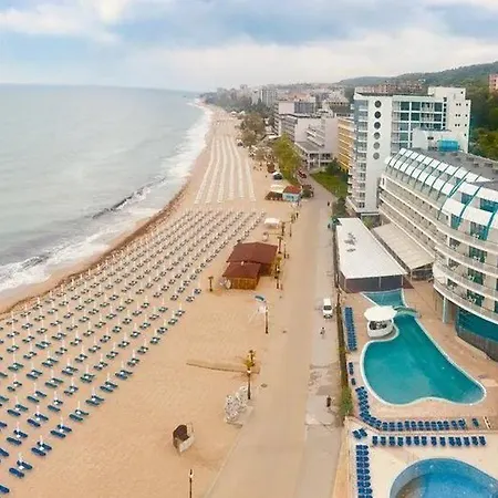 Berlin Golden Хотел