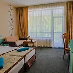 מלון Berlin Golden & 4*