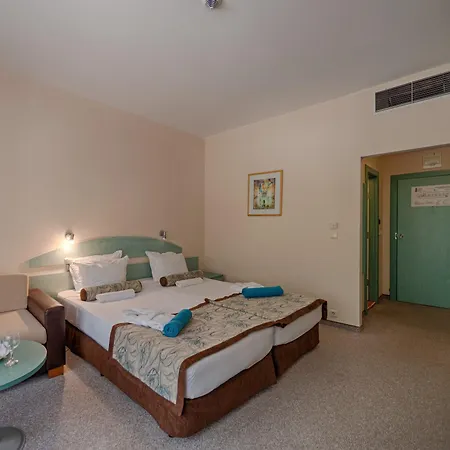 Hotel Berlin Golden & 4*
