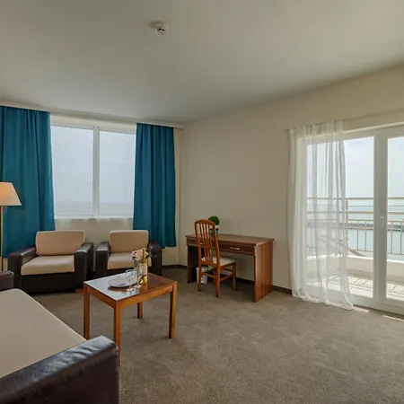 Ξενοδοχείο Berlin Golden 4*