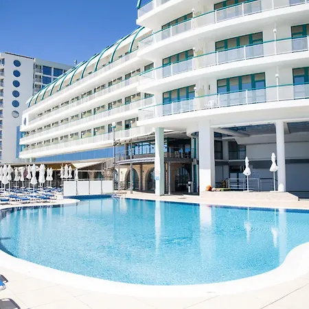 Hotel Berlin Golden & 4*